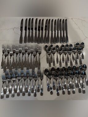 Reed & Barton Blake silverware service for 12+ 18/10 stainless 14 place settings